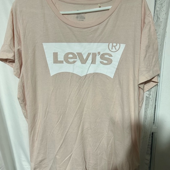 Levi's Light Pink Tee with White Logo - 2X- Tahiti is new or like new - Picture 5 of 7